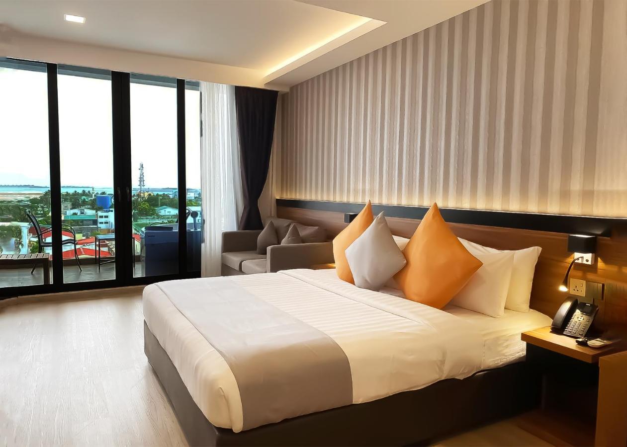 Triton Prestige Seaview And Spa Maafushi Zewnętrze zdjęcie